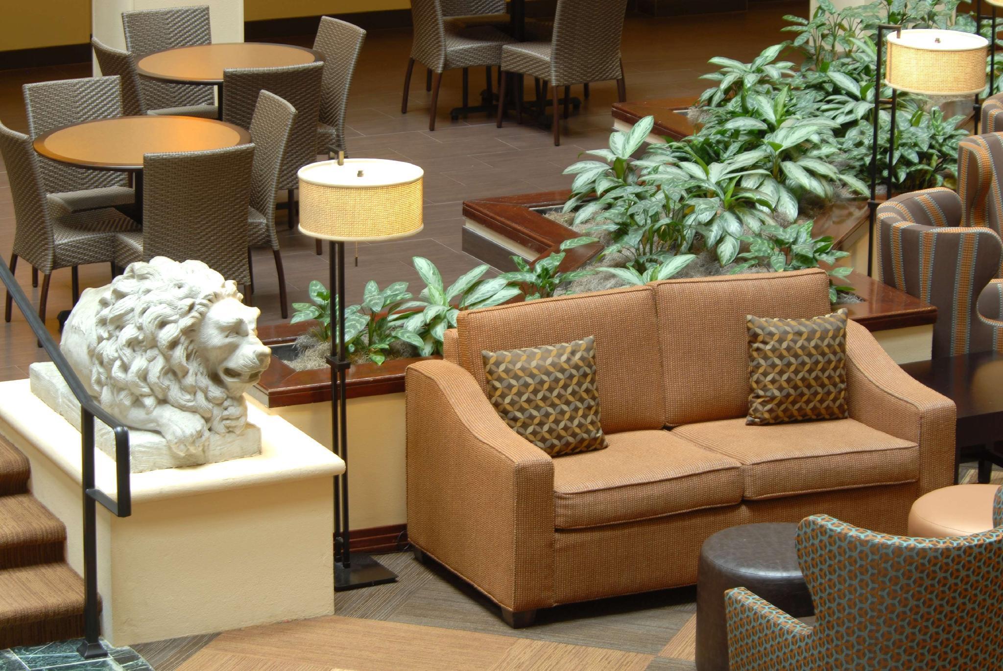Embassy Suites By Hilton Dallas-Love Field Exterior photo