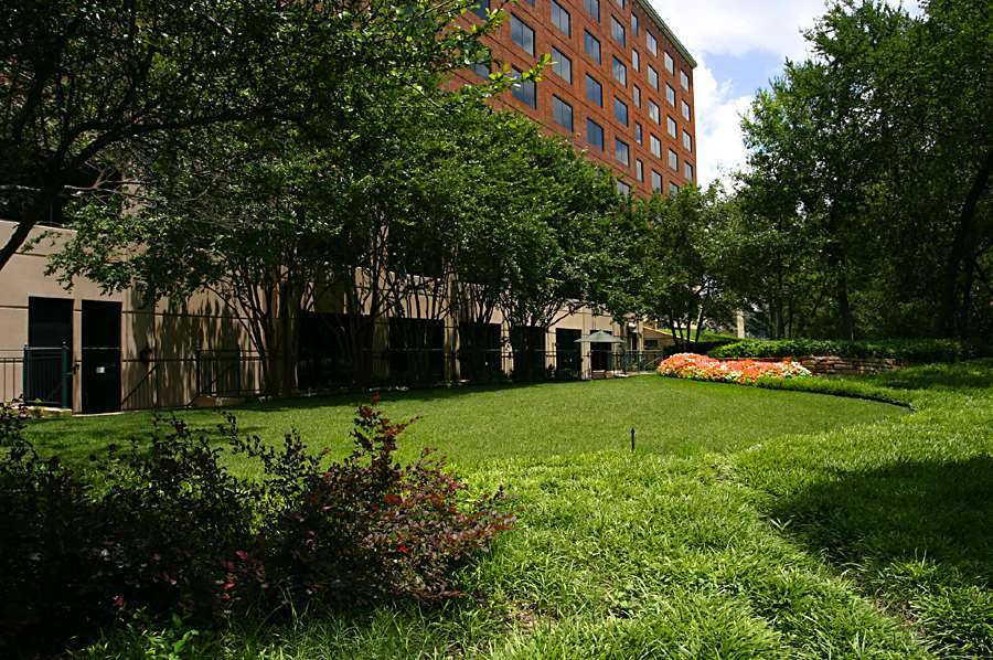 Embassy Suites By Hilton Dallas-Love Field Exterior photo
