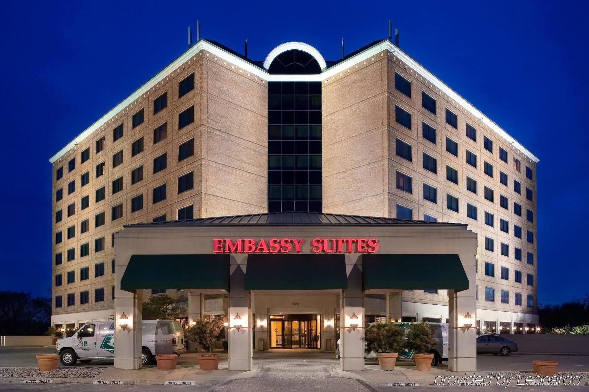 Embassy Suites By Hilton Dallas-Love Field Exterior photo